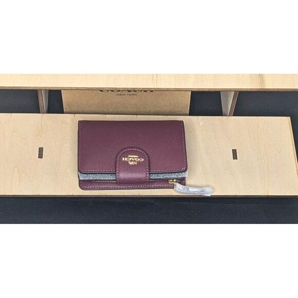 Coach Single Fold Leather Wallet - Black Cherry, Gold, New - Picture 3 of 5